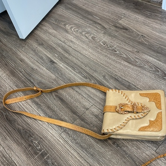 Buckle crossbody bag - Picture 8 of 8